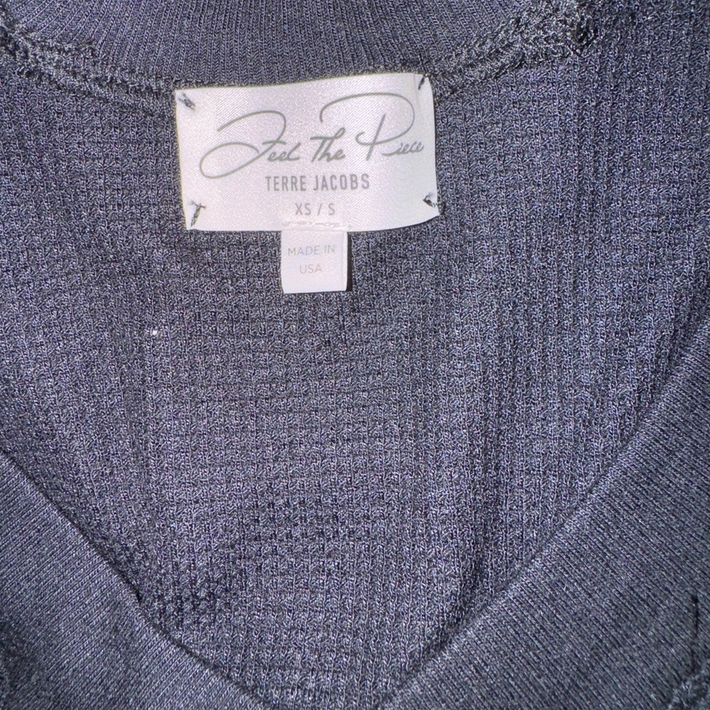 Feel The Piece Black Long Sleeve V-Neck Top NWOT - Picture 7 of 8